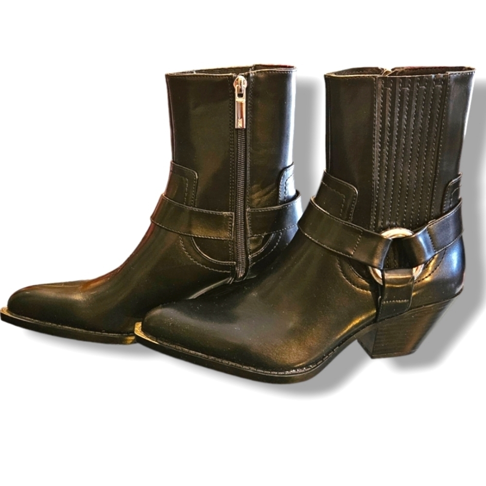 Zara ankle boots. Size 7. Inside Zipper. Buckle Detail.
